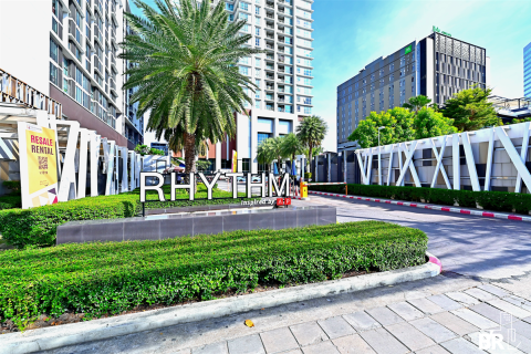 Condo in Bangkok, Thailand, 2 bedrooms  № 185059