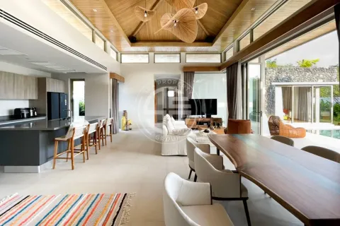 Chalet de 3 dormitorios en Layan Beach, Tailandia № 190768 - foto 2