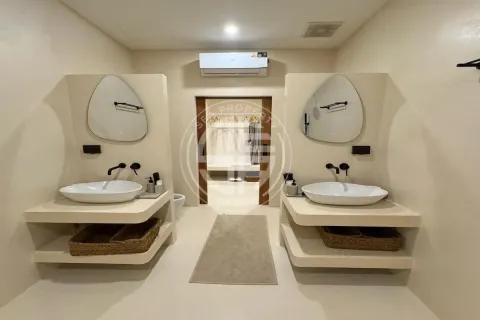 Chalet de 4 dormitorios en Phuket, Tailandia № 190772 - foto 8