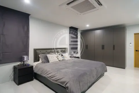 Chalet de 6 dormitorios en Phuket, Tailandia № 190767 - foto 11
