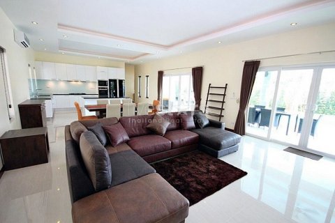 Casa de 3 dormitorios en Hua Hin, Tailandia № 67132 - foto 3