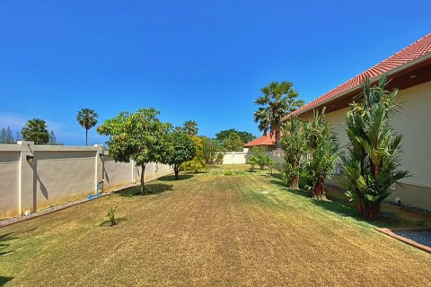 Chalet de 3 dormitorios en Pran Buri, Tailandia № 168735 - foto 19