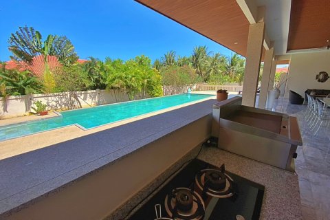 Chalet de 3 dormitorios en Pran Buri, Tailandia № 168735 - foto 4