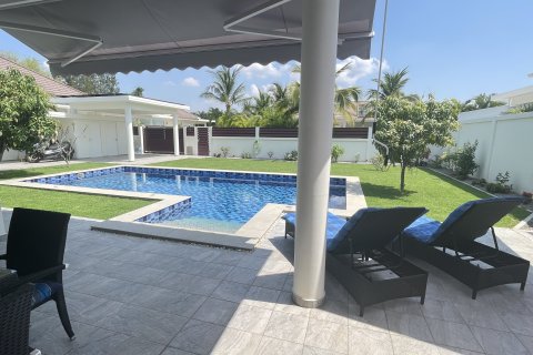 Chalet de 2 dormitorios en Hua Hin, Tailandia № 168733 - foto 3