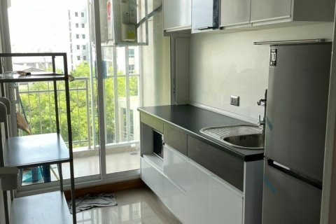 Studio dans le Condo à Huai Khwang, Bangkok, Thaïlande № 169452 - photo 4