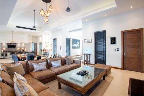 Casa de 6 dormitorios en Hua Hin, Tailandia № 119007 - foto 2