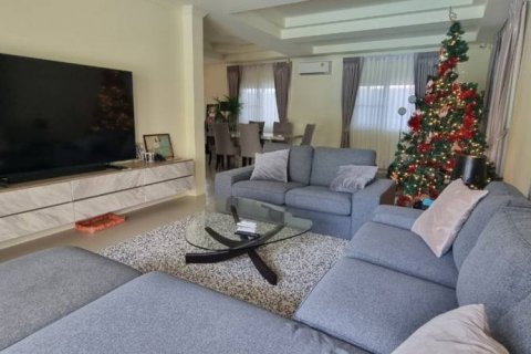 Chalet de 3 dormitorios en Pattaya, Tailandia № 119006 - foto 3