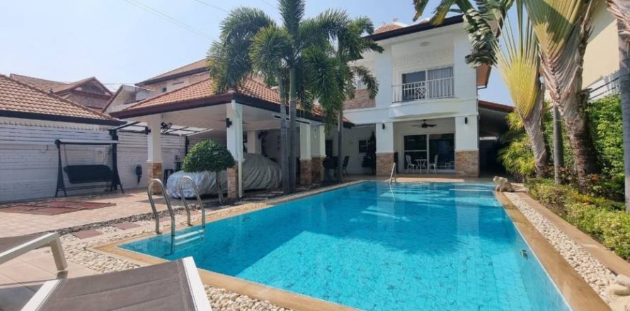 Chalet de 3 dormitorios en Pattaya, Tailandia № 119006
