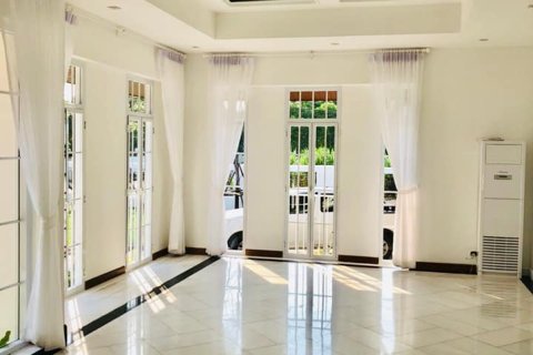 Haus in Bangkok, Thailand 6 Schlafzimmer № 157574 - Foto 4