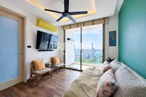 Condo in Pattaya, Thailand, 1 bedroom № 197699 - photo 2