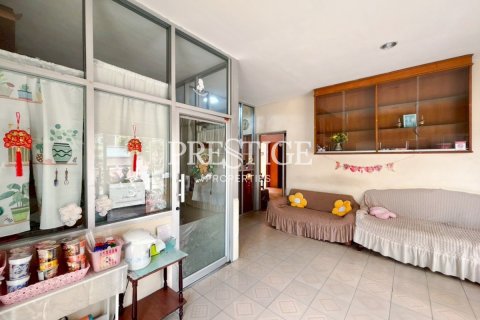 Propriété commerciale à Pattaya, Thaïlande 1500 m2 № 197703 - photo 4