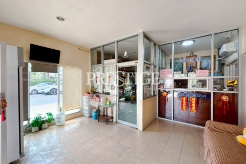 Propriété commerciale à Pattaya, Thaïlande 1500 m2 № 197703 - photo 2