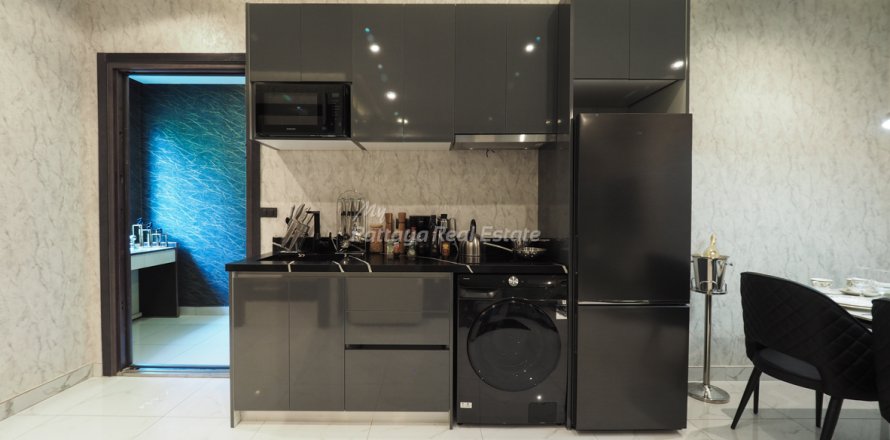 Condo in Pattaya, Thailand, 2 bedrooms  № 158756