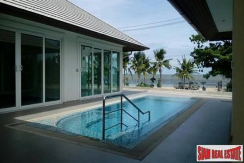Chalet de 4 dormitorios en Pattaya, Tailandia № 202601