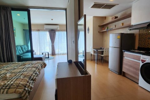 Estudio en el condominio en Khlong Toei, Bangkok, Tailandia № 147886 - foto 6