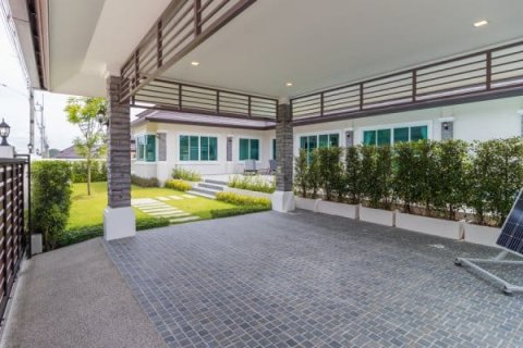 Chalet de 3 dormitorios en Hua Hin, Tailandia № 168496 - foto 15