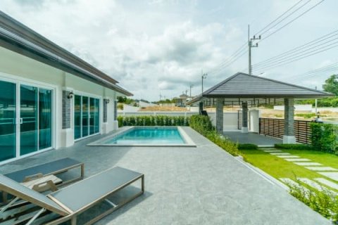 Chalet de 3 dormitorios en Hua Hin, Tailandia № 168496 - foto 3