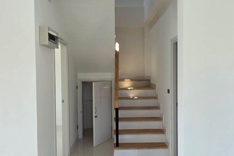 Chalet de 4 dormitorios en Pattaya, Tailandia № 202267 - foto 5