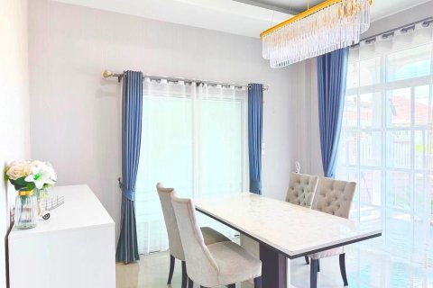 Chalet de 3 dormitorios en Pattaya, Tailandia № 202271 - foto 9