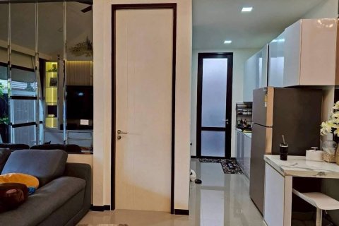 Chalet de 2 dormitorios en Pattaya, Tailandia № 202272 - foto 13