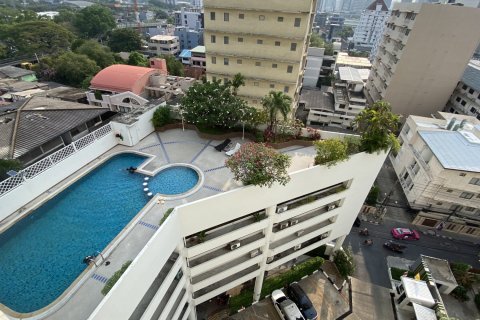 Condo in Khlong Toei, Bangkok, Thailand, 2 bedrooms № 200749 - photo 30