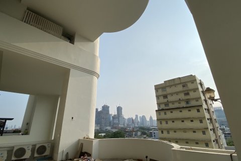 Condo in Khlong Toei, Bangkok, Thailand, 2 bedrooms № 200749 - photo 16