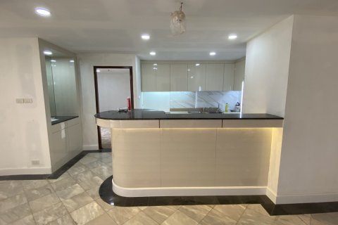 Condo in Khlong Toei, Bangkok, Thailand, 2 bedrooms № 200749 - photo 25