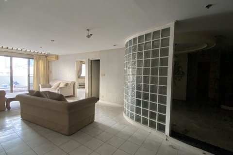 Condo in Khlong Toei, Bangkok, Thailand, 2 bedrooms № 200749 - photo 11