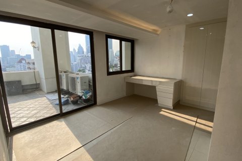 Condo in Khlong Toei, Bangkok, Thailand, 2 bedrooms № 200749 - photo 21