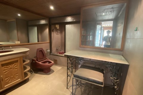 Condo in Khlong Toei, Bangkok, Thailand, 2 bedrooms № 200748 - photo 5