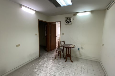 Condo in Khlong Toei, Bangkok, Thailand, 2 bedrooms № 200748 - photo 14