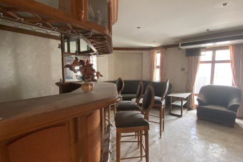 Condo in Khlong Toei, Bangkok, Thailand, 2 bedrooms № 200748 - photo 4