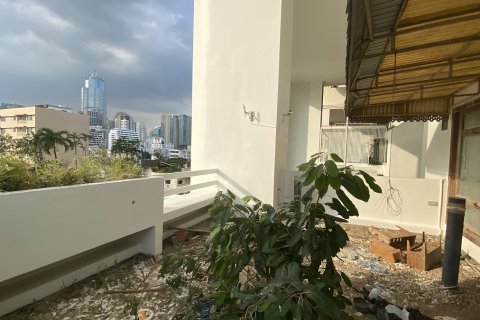 Condo in Khlong Toei, Bangkok, Thailand, 2 bedrooms № 200748 - photo 2