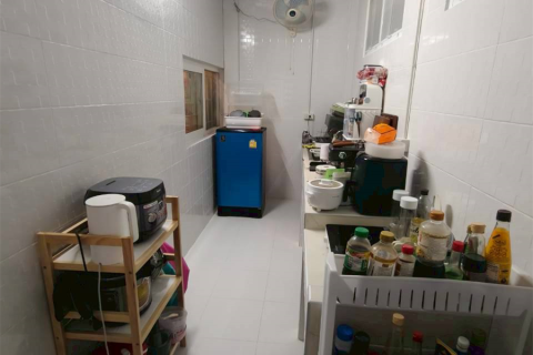 Adosado de 4 dormitorios en Bangkok, Tailandia № 189660 - foto 7