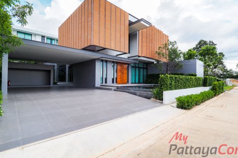 Casa de 3 dormitorios en Bang Lamung, Tailandia № 32375