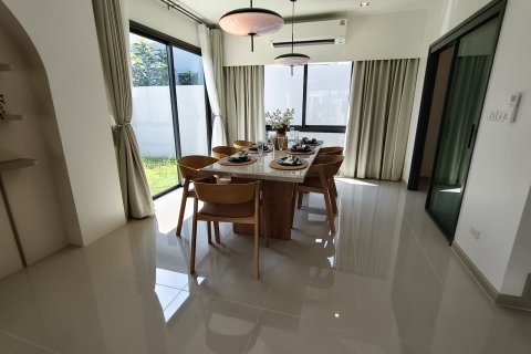 Casa de 3 dormitorios en Pattaya, Tailandia № 155638 - foto 9