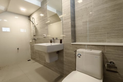 Casa de 3 dormitorios en Pattaya, Tailandia № 155638 - foto 19