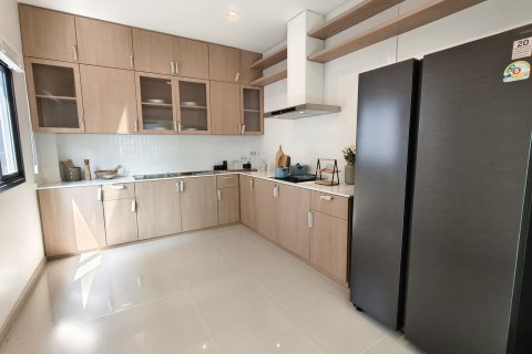 Casa de 3 dormitorios en Pattaya, Tailandia № 155638 - foto 11
