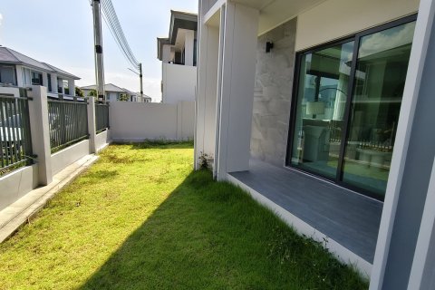 Casa de 3 dormitorios en Pattaya, Tailandia № 155638 - foto 3