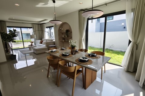 Casa de 3 dormitorios en Pattaya, Tailandia № 155638 - foto 10