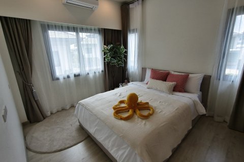 Casa de 3 dormitorios en Pattaya, Tailandia № 155638 - foto 20