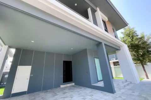 Casa de 3 dormitorios en Pattaya, Tailandia № 155644 - foto 2