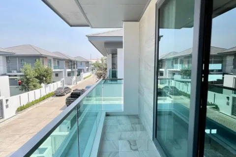 Casa de 3 dormitorios en Pattaya, Tailandia № 155644 - foto 14