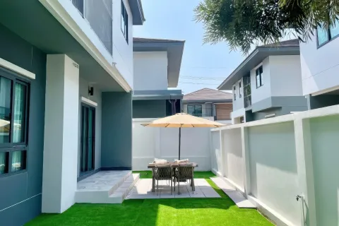 Casa de 3 dormitorios en Pattaya, Tailandia № 155644 - foto 3