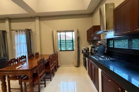 Casa de 3 dormitorios en Pattaya, Tailandia № 155641 - foto 14