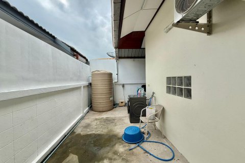 Casa de 3 dormitorios en Pattaya, Tailandia № 155641 - foto 30