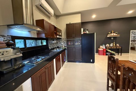 Casa de 3 dormitorios en Pattaya, Tailandia № 155641 - foto 15
