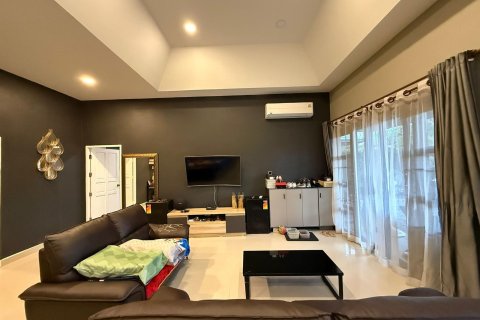 Casa de 3 dormitorios en Pattaya, Tailandia № 155641 - foto 9