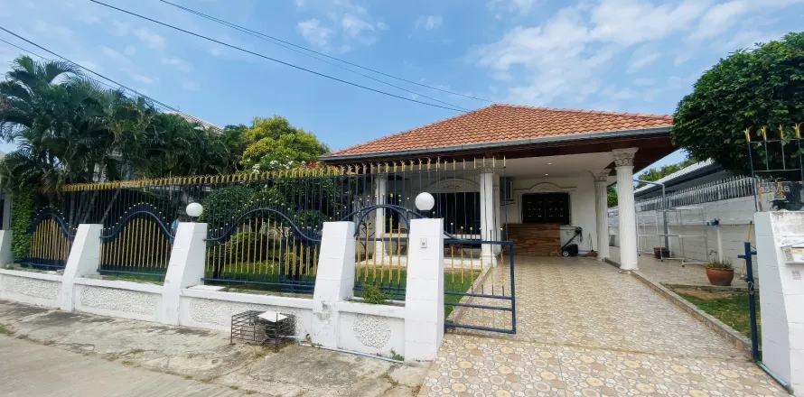Casa de 3 dormitorios en Pattaya, Tailandia № 155639