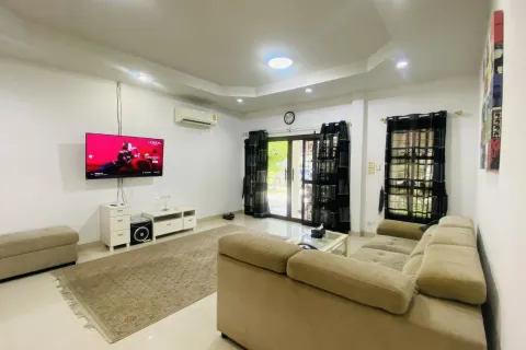 Casa de 3 dormitorios en Pattaya, Tailandia № 155639 - foto 5